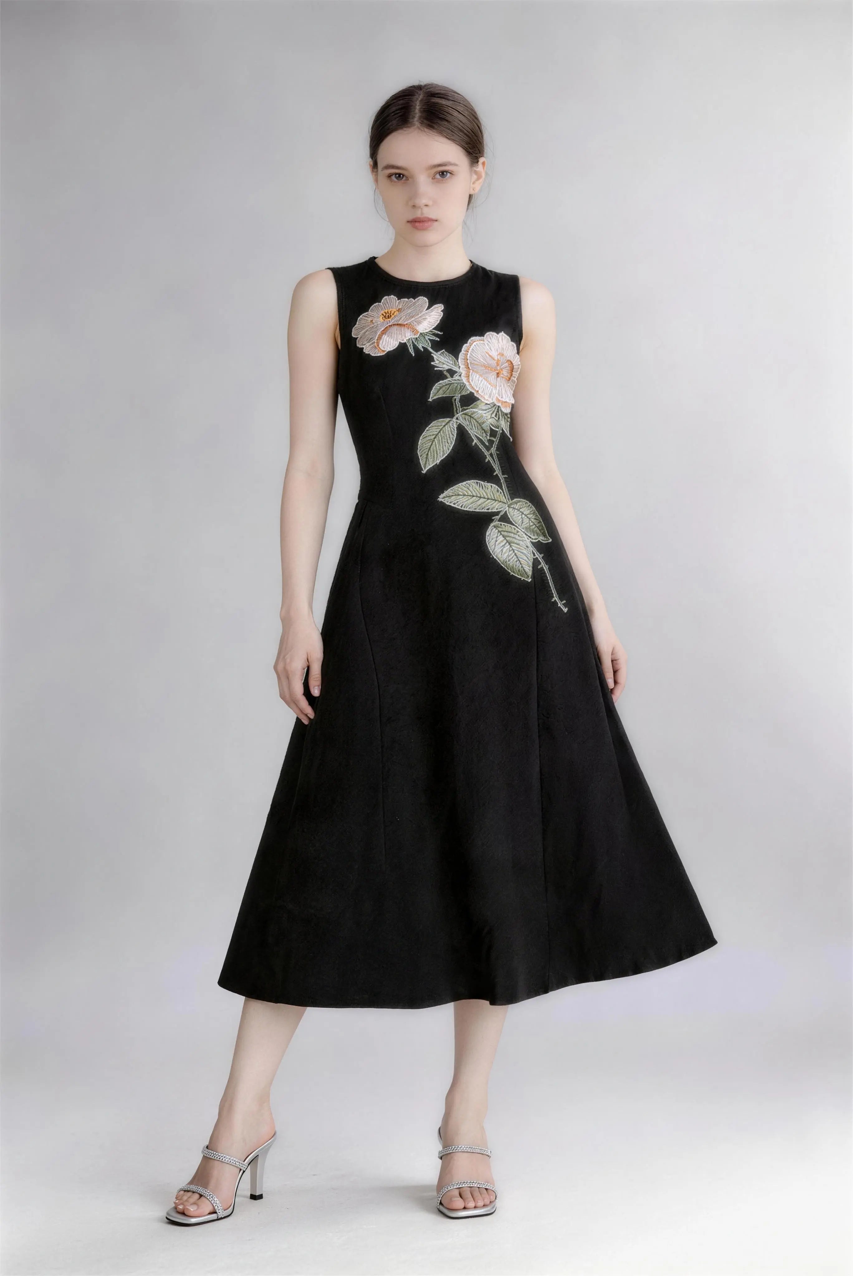 Phoehua Black Floral Embroidery Sleeveless Midi Dress, Front View Waist Fitted A-Line Elegant Vintage Banquet Party Dress