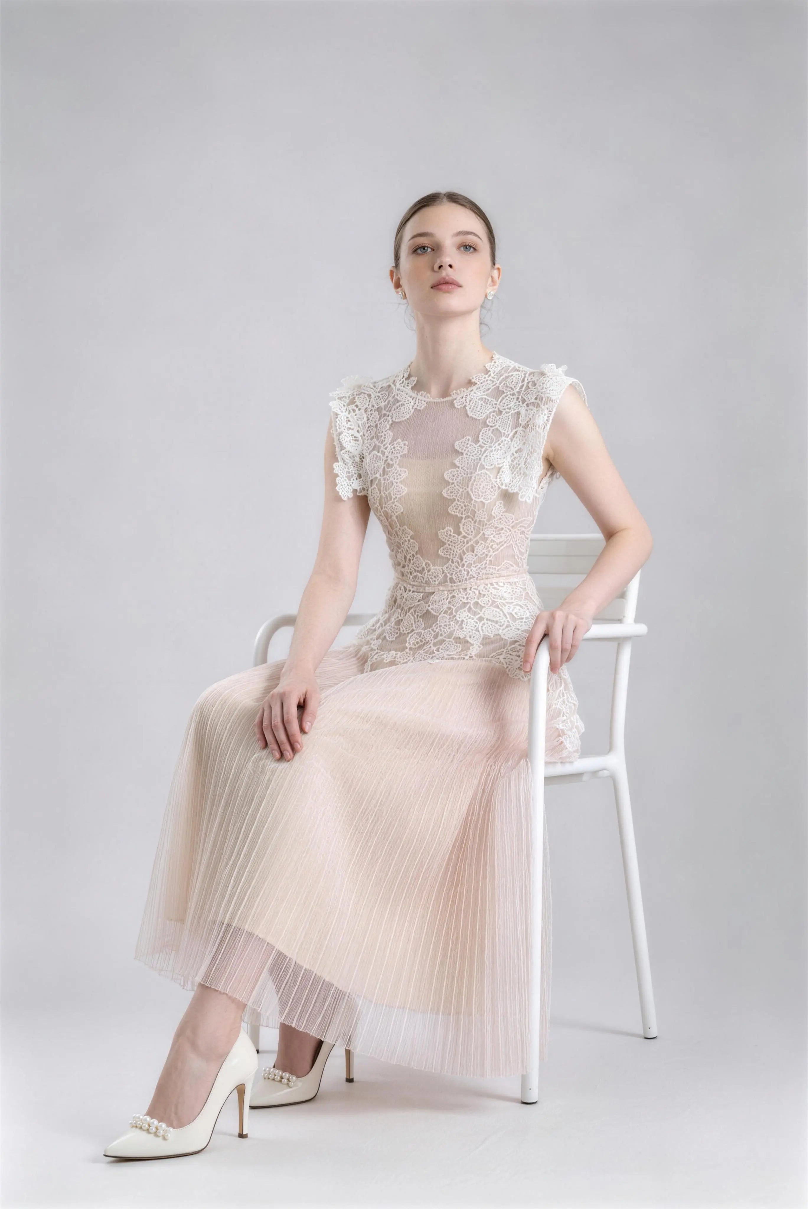 Phoehua Dreamy Princess Champagne Formal Dress, Sitting Pose Round Neck Hollow Lace Flowy Pleated Tulle Tea Party Banquet Midi Dress