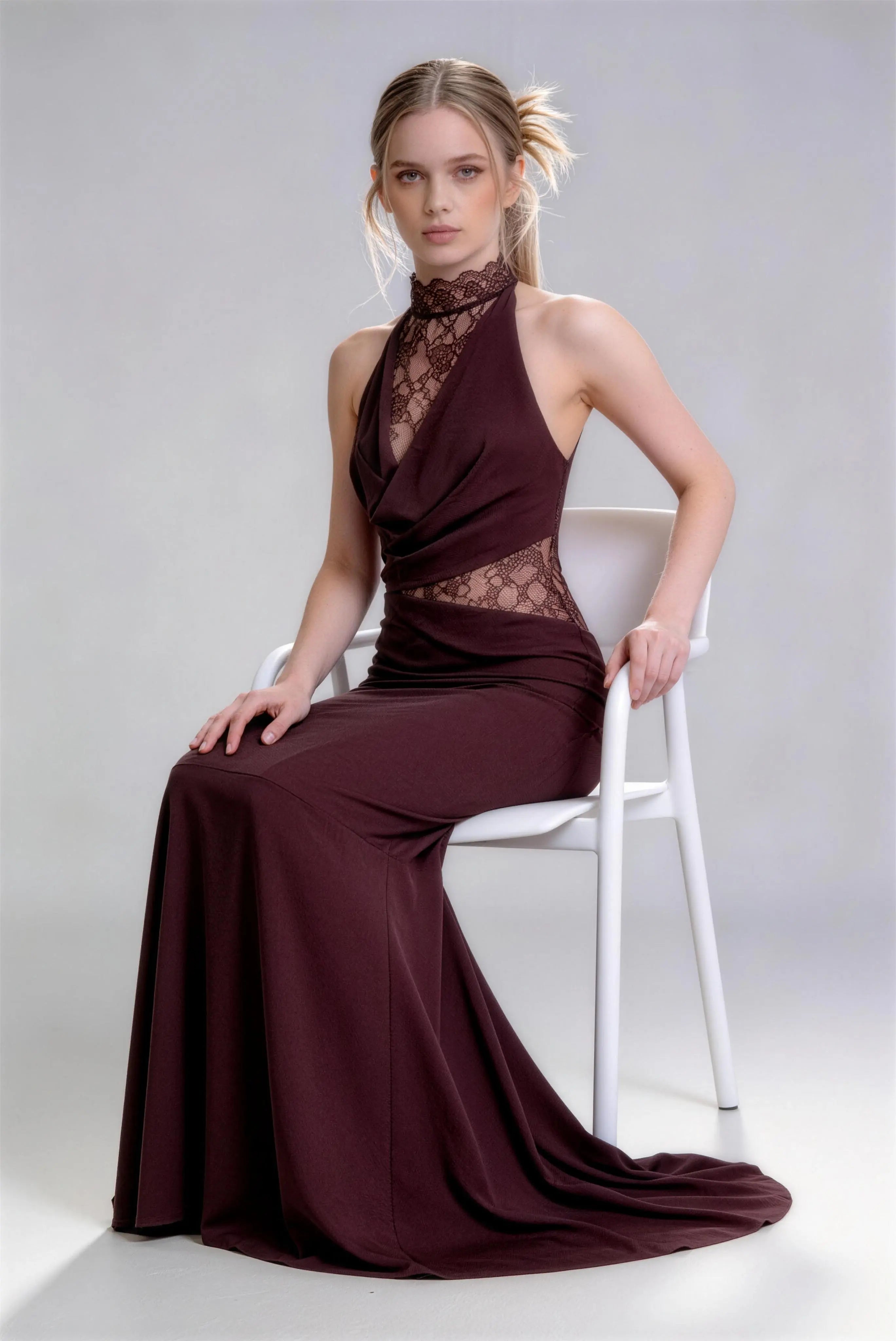 Phoehua Seated Pose of Wine Red Lace Mermaid Dress, Flowing Skirt Hem Halter Neck Sleeveless Elegant Formal Party Banquet Gown
