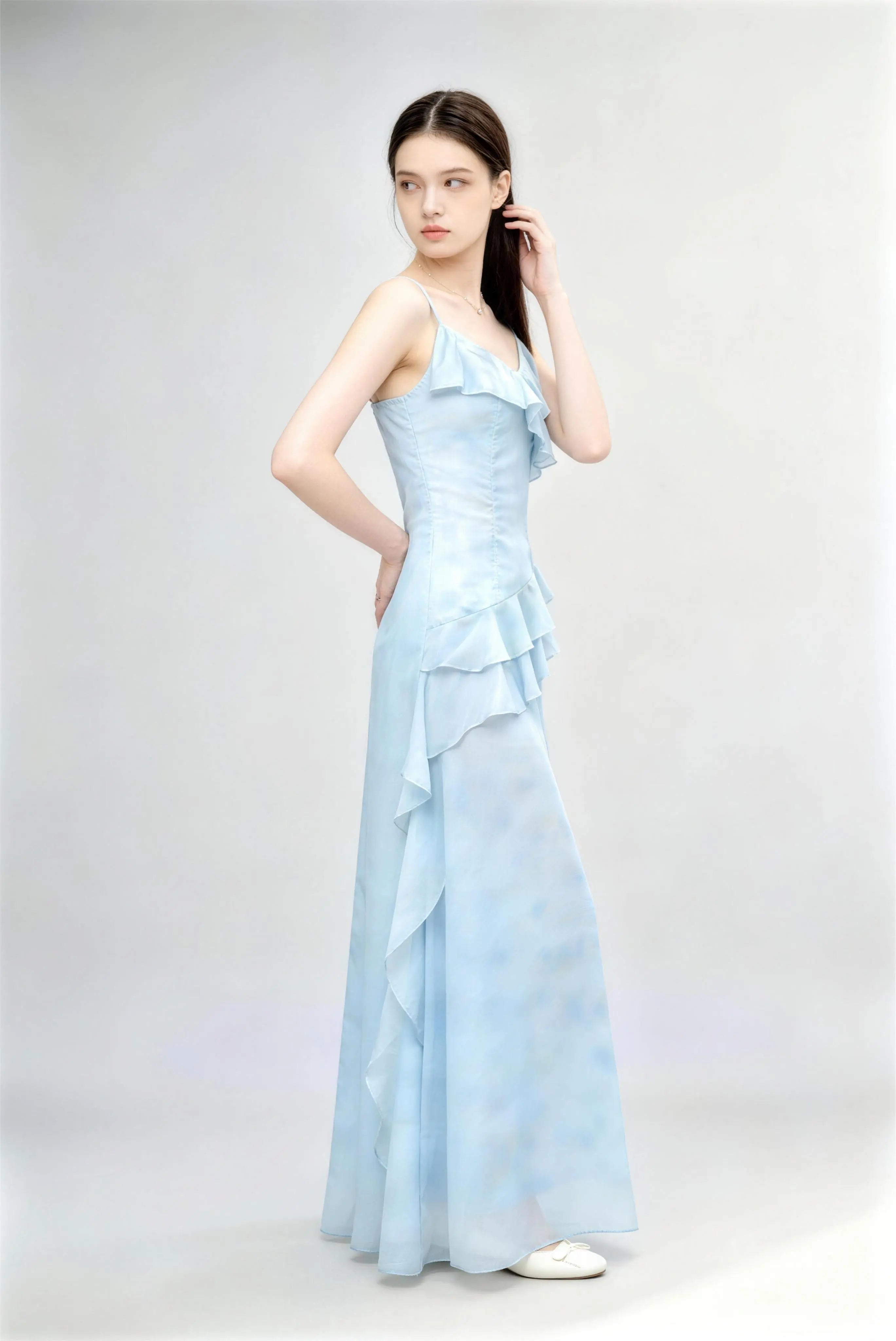 Phoehua Dynamic Pose of Light Blue Floral Maxi Dress, Ruffled Tiered Detail Spaghetti Strap Chiffon Summer Party Dress
