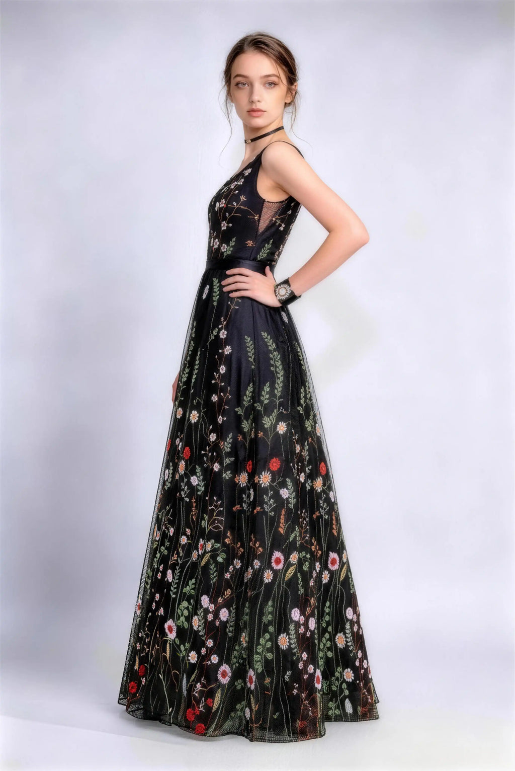 Phoehua Side View of Black V‑Neck Floral Embroidered Tulle Dress, Mid‑Waist Deep‑V‑Back Luxury Formal Evening Gown