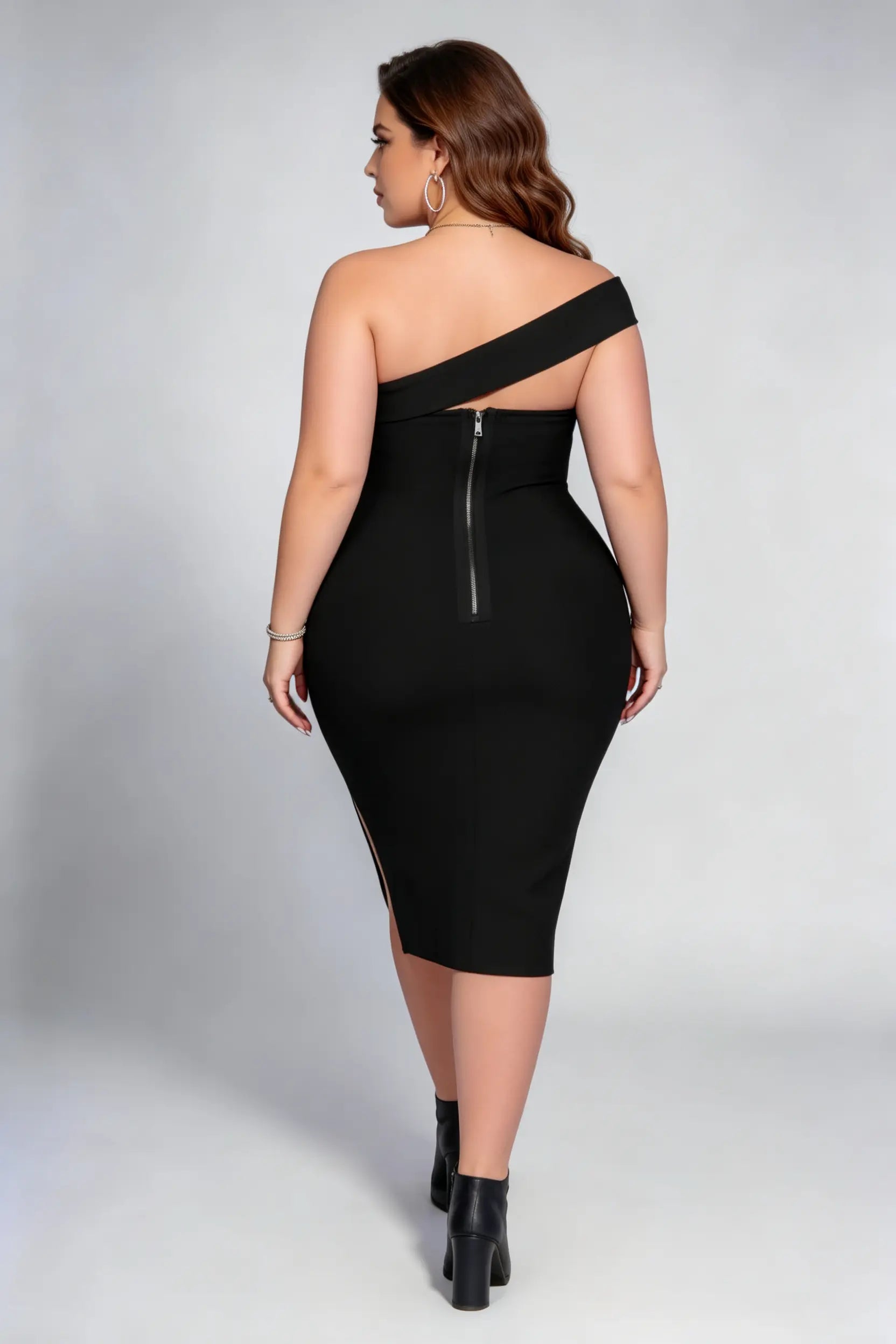 Plus Size Black Asymmetric Neck Cutout Slit Bodycon Midi Dress