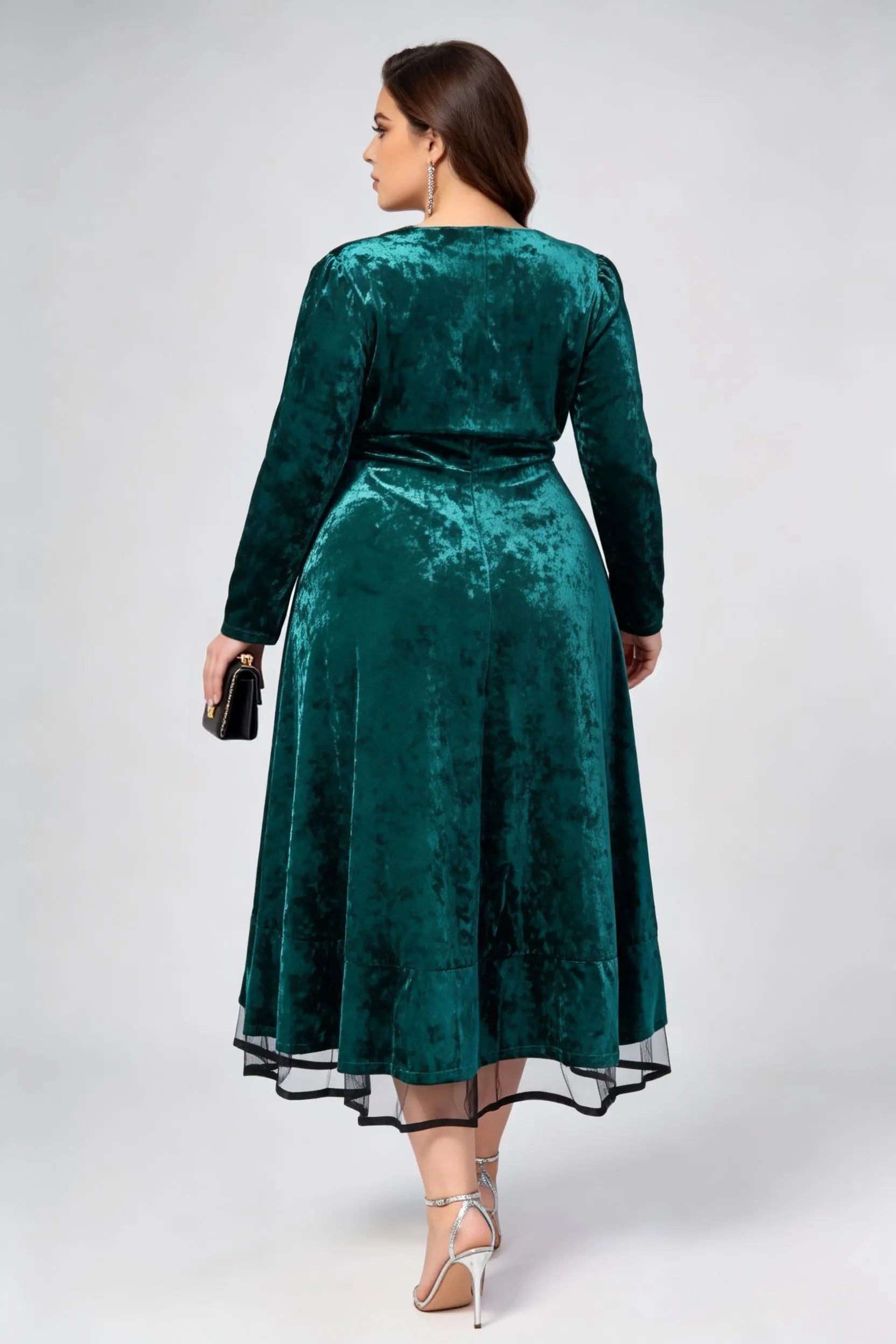 Plus Size Emerald Green Velvet Sweetheart Cutout Neck Long Sleeve A-Li phoehua Plus Size Emerald Green Velvet Sweetheart Cutout Neck Long Sleeve A-Li phoehua