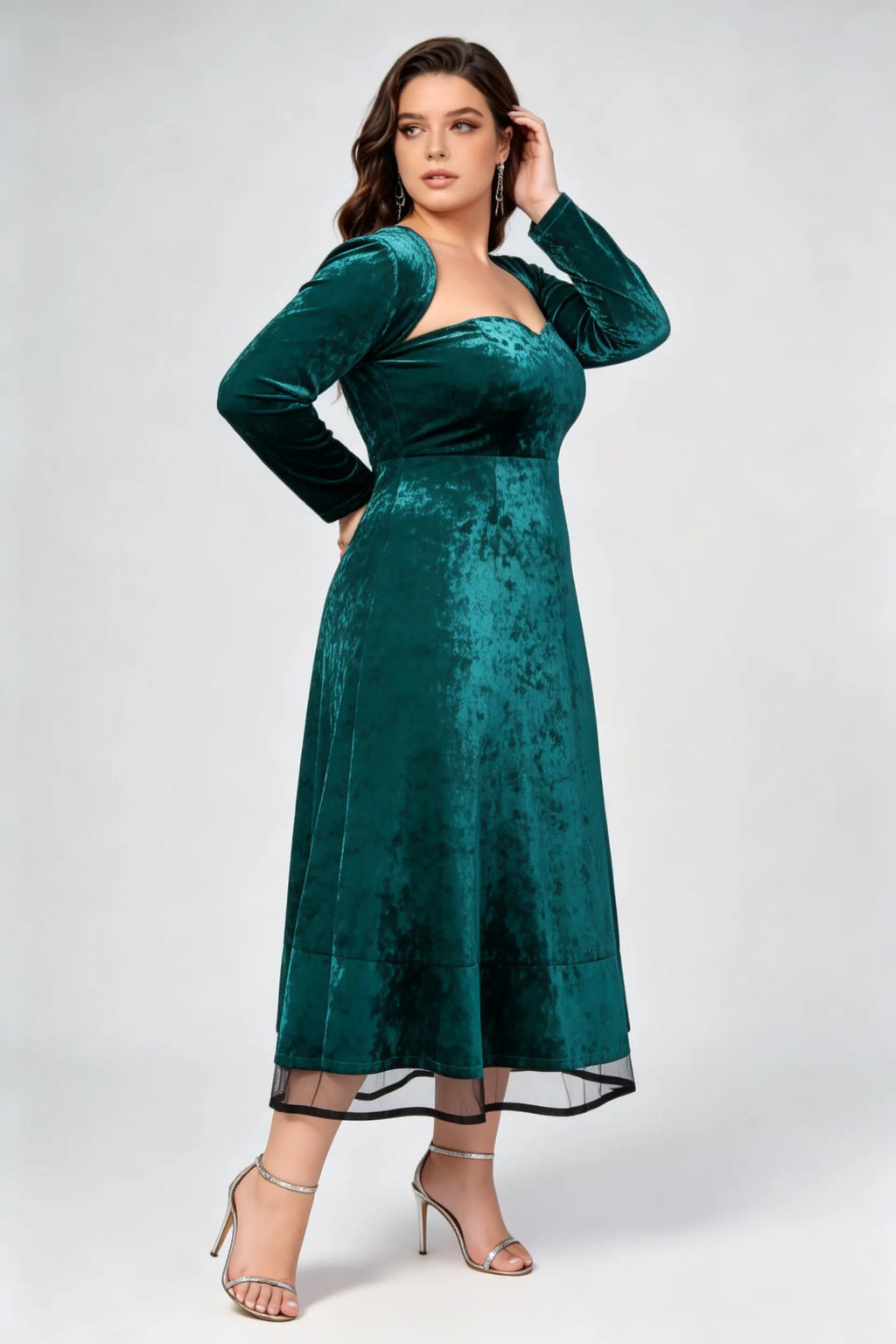 Plus Size Emerald Green Velvet Sweetheart Cutout Neck Long Sleeve A-Line Midi Formal Dress