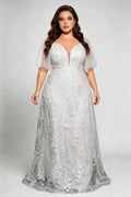 Plus Size Elegant White Floral Lace Evening Dress with Flutter Tulle Sleeves – Deep V-Neck A-Line Formal Gala & Wedding Gown