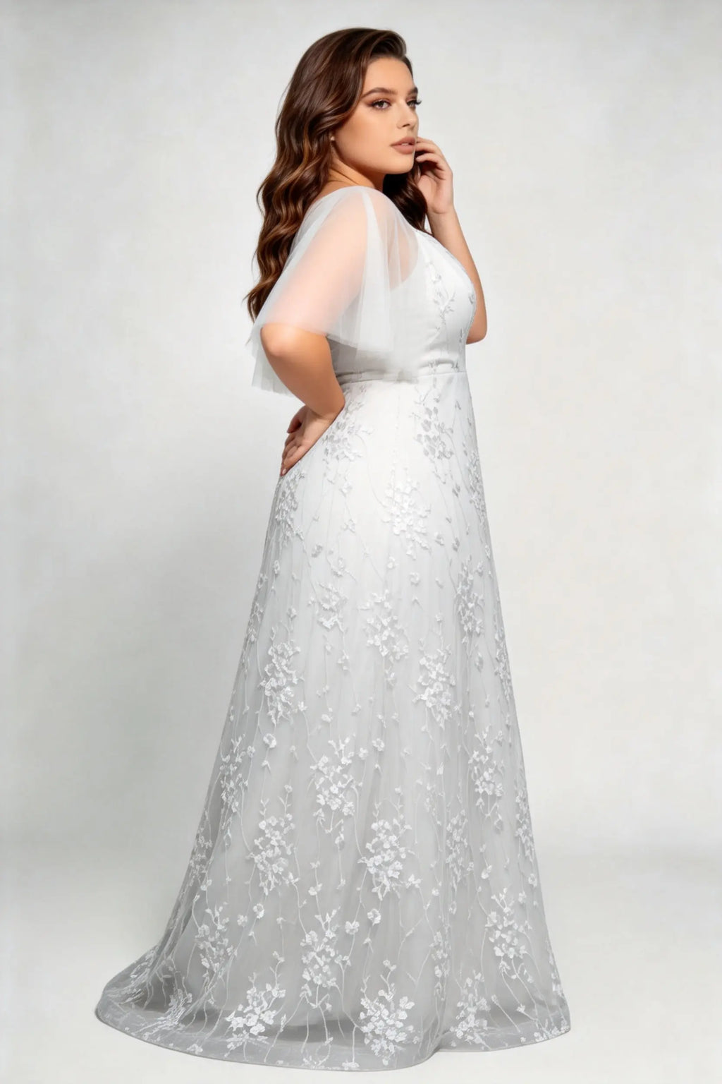 Plus Size Elegant White Floral Lace Evening Dress with Flutter Tulle Sleeves – Deep V-Neck A-Line Formal Gala & Wedding Gown