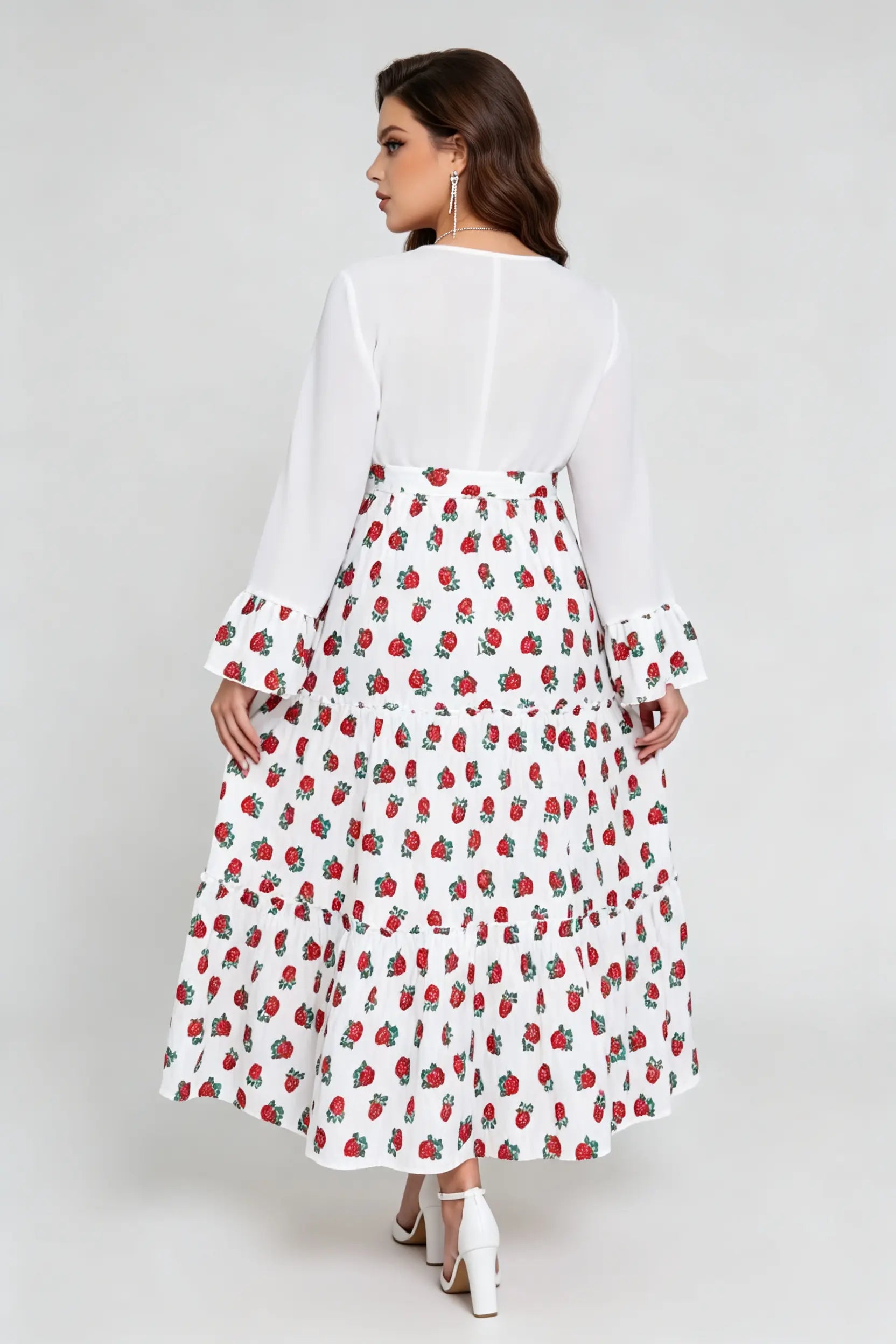 Curvy model wearing phoehua plus size cream square neck rose floral print tiered maxi dress with waist tie (xl-4xl)