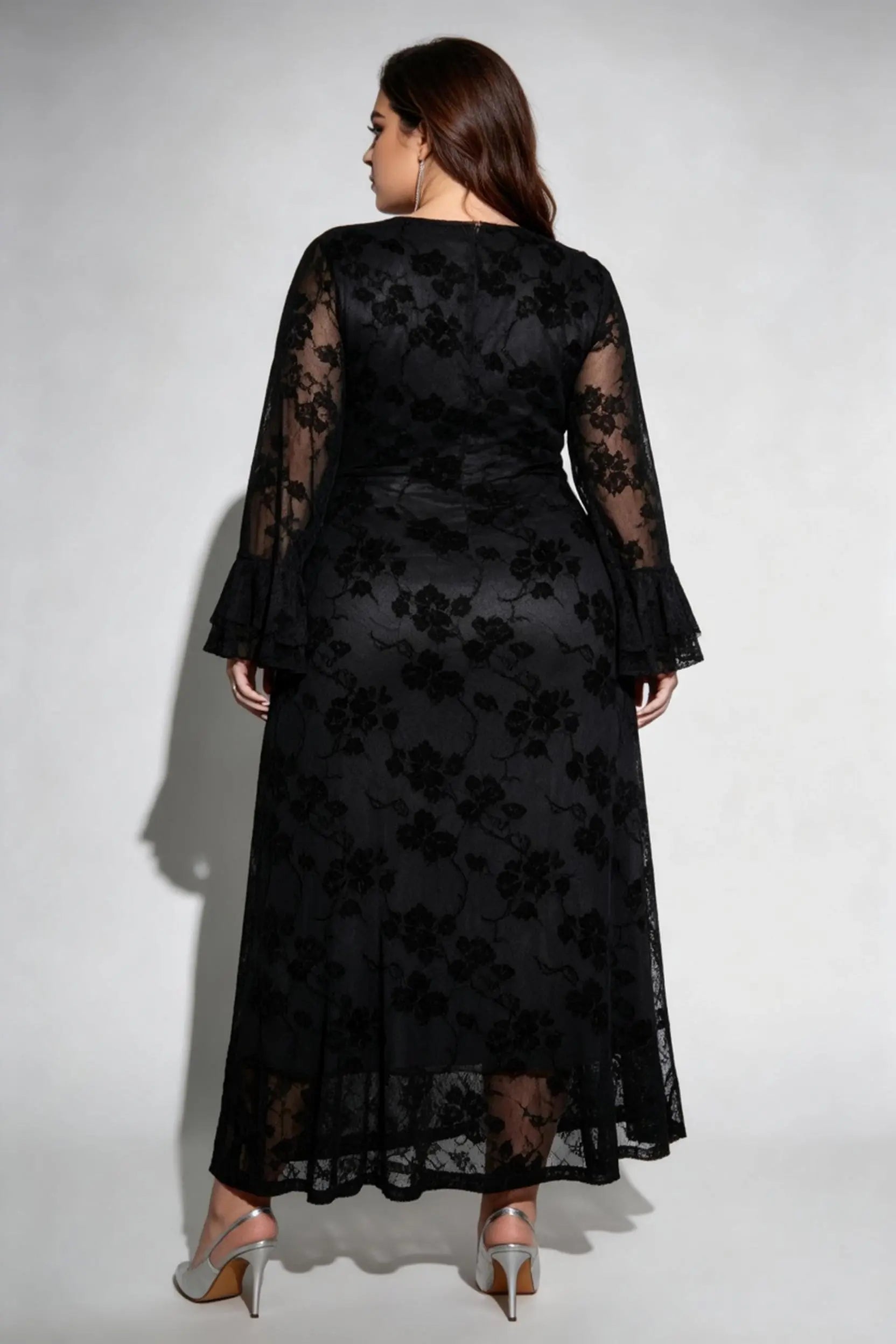 Plus Size Black Floral Lace Maxi Dress, V-Neck Long Bell Sleeve Formal Evening Dress