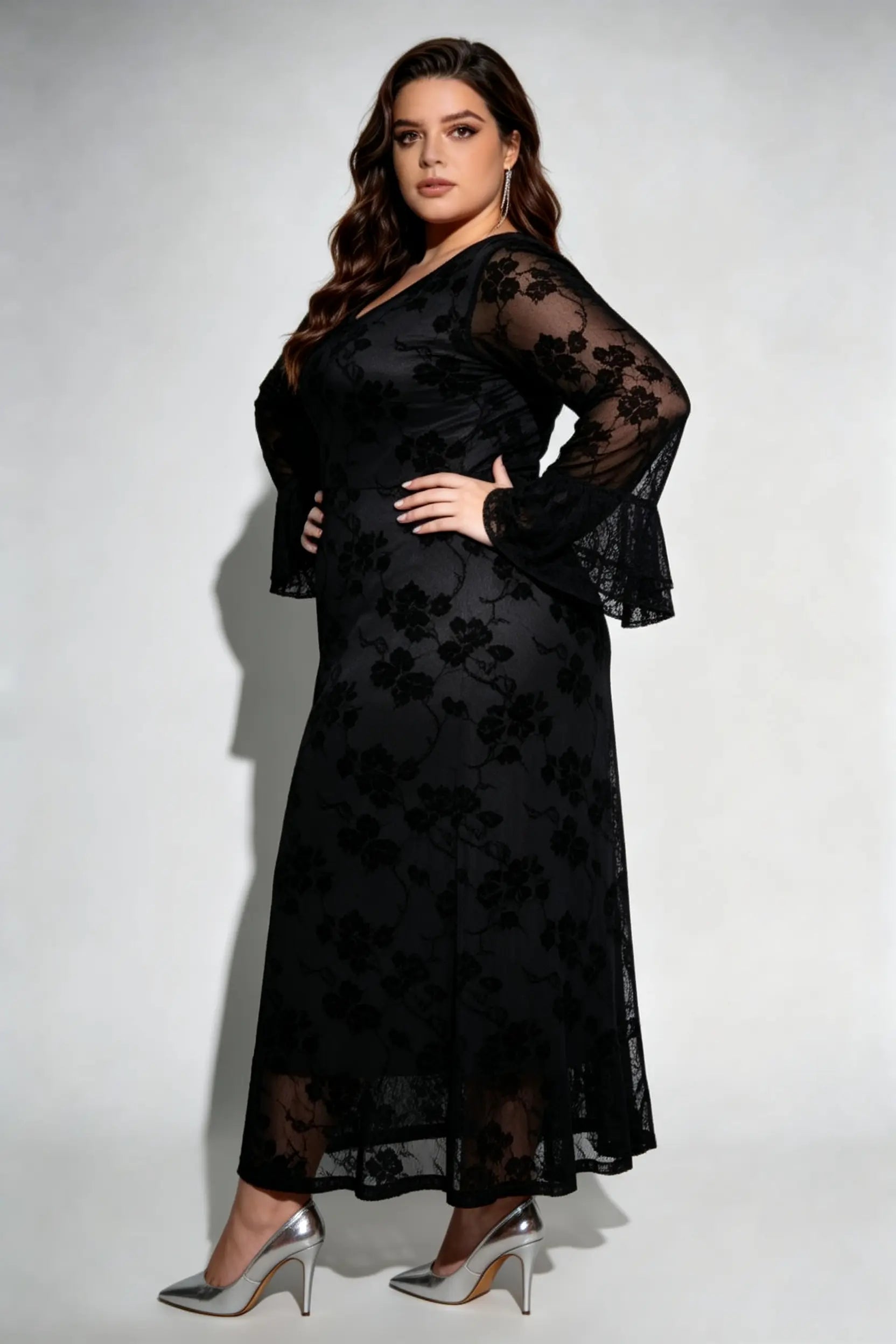 Plus Size Black Floral Lace Maxi Dress, V-Neck Long Bell Sleeve Formal Evening Dress