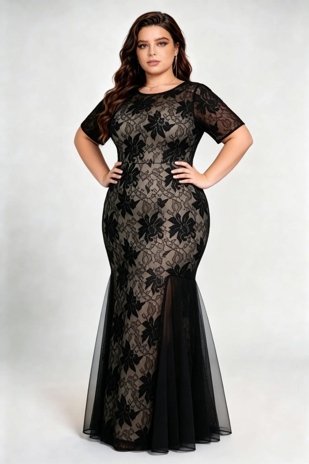 Plus Size Black Floral Lace Mermaid Evening Gown with Short Sleeves